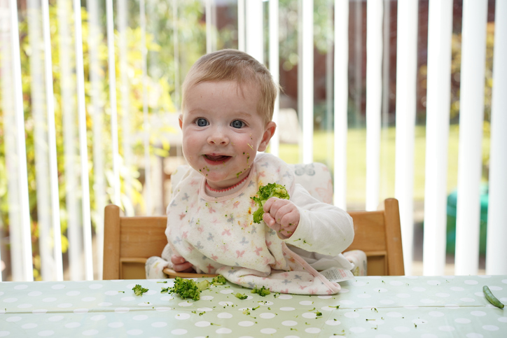 Alimentación Infantil: enseñar a tus hijos a comer solos