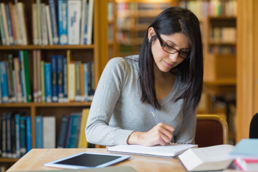 ¿Por qué hacer una tesis doctoral?