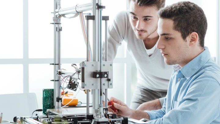 Descubre cuáles son las carreras con más salida laboral