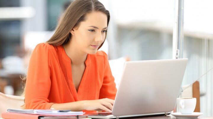 ¿Por qué debes cursar un Máster Universitario online?