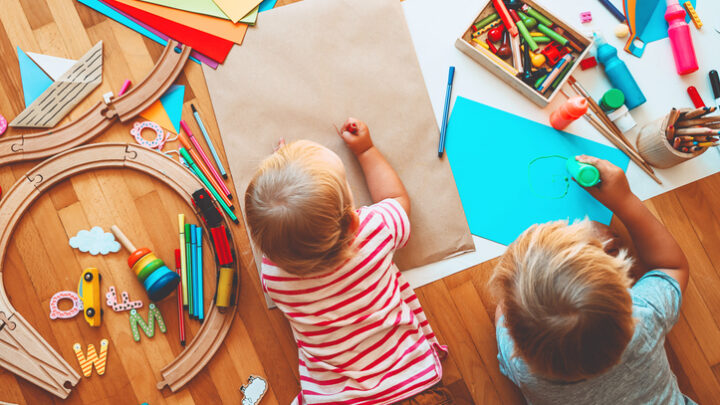 Las manualidades son una actividad bonita para hacer en casa