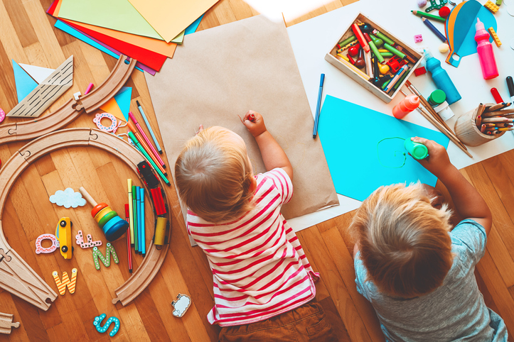 Las manualidades son una actividad bonita para hacer en casa