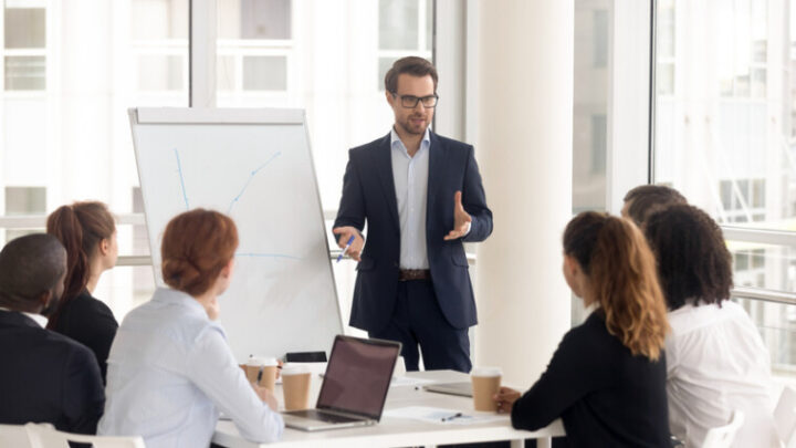 Qué formación debe tener un líder empresarial
