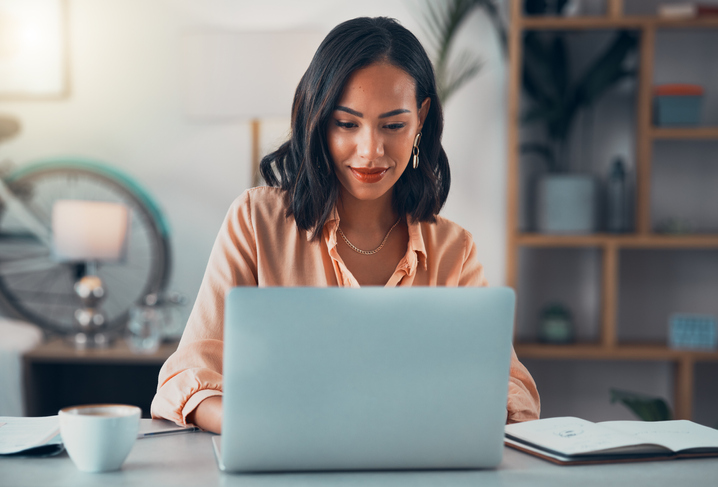 5 razones para elegir un máster online a distancia en 2023-24