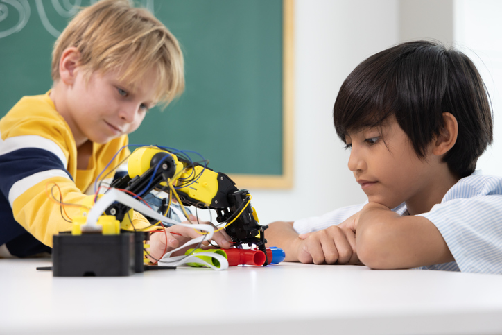 La robotica ayuda a introducir el pensamiento computacional en el aula