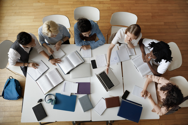 Consejos esenciales para finalizar con éxito tu trabajo académico de fin de año