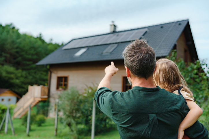 Educar sobre los beneficios de la energía solar y cómo la instalación de paneles solares puede ser una inversión inteligente para el futuro