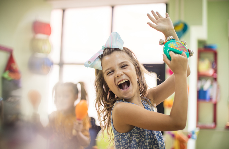Cómo mejorar la acústica en aulas y centros educativos: clave para una educación de calidad